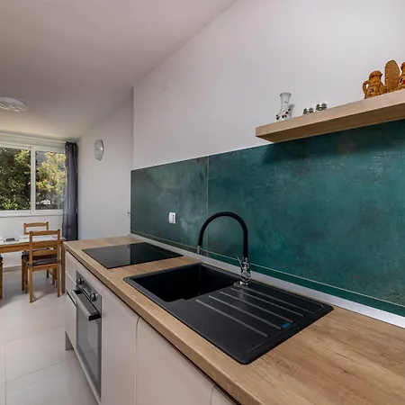 Mare Apartment *
